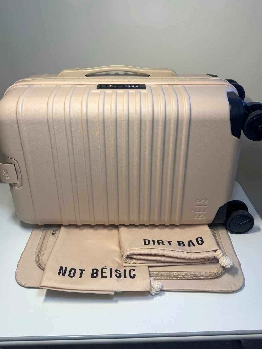 BEIS Best-Selling (AC & WJ approved Carry-On) Like New!